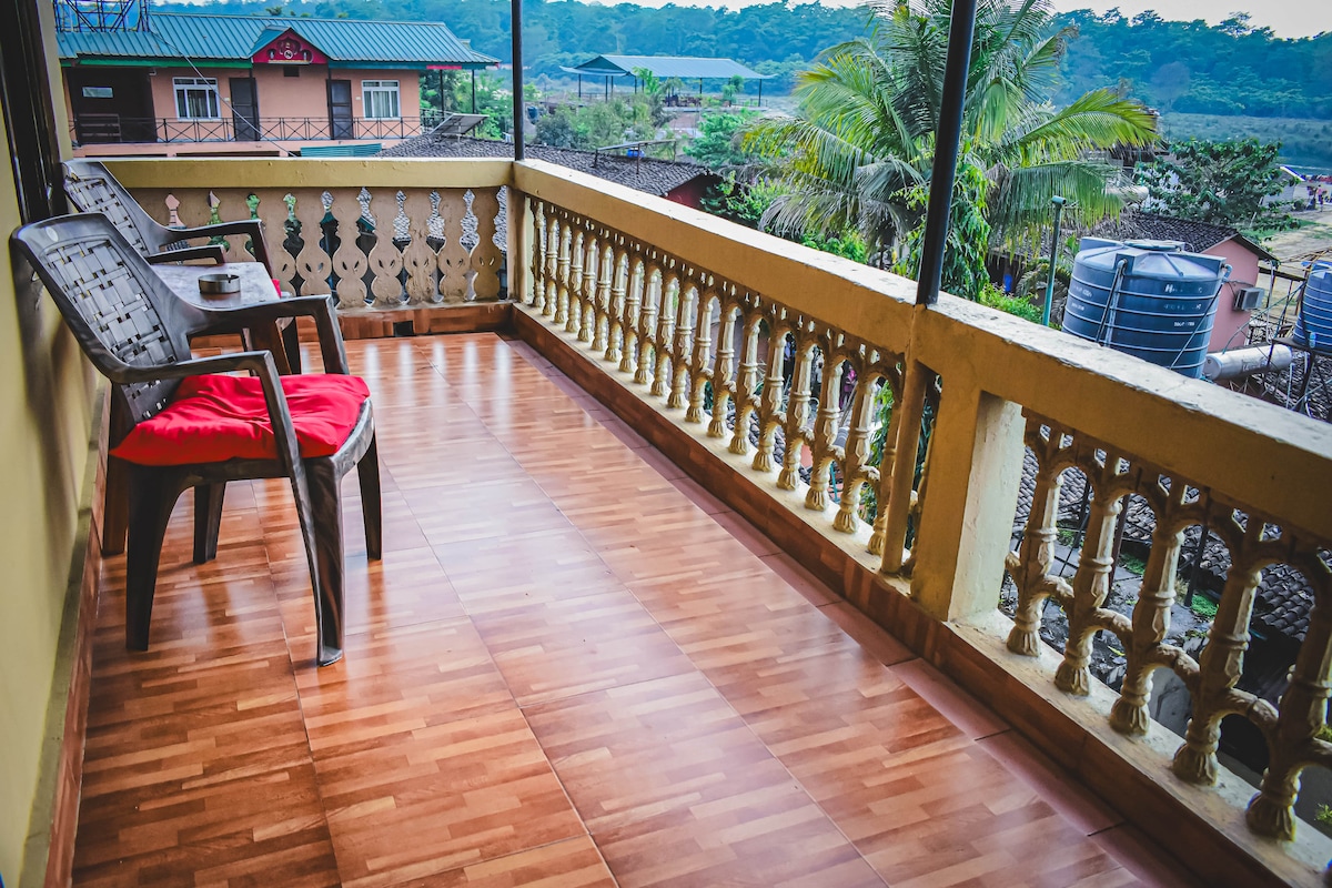 Hotel Riverside with Swimming Pool — photo