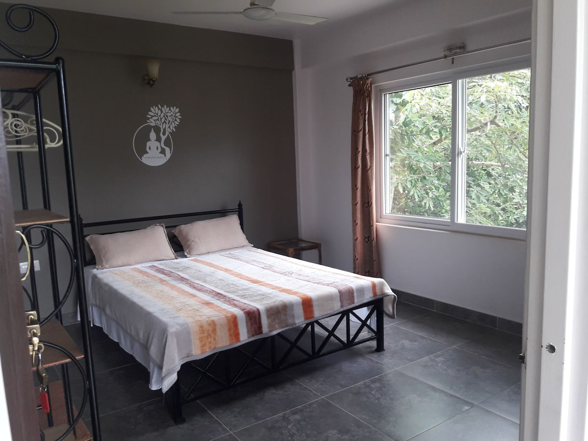 Home stay with panoramic lake and mountain view R1 — photo