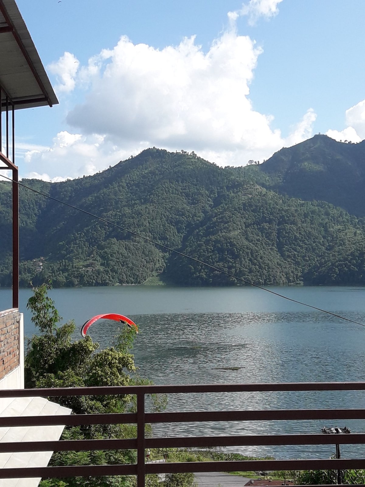 Home stay with panoramic lake and mountain view R1 — photo
