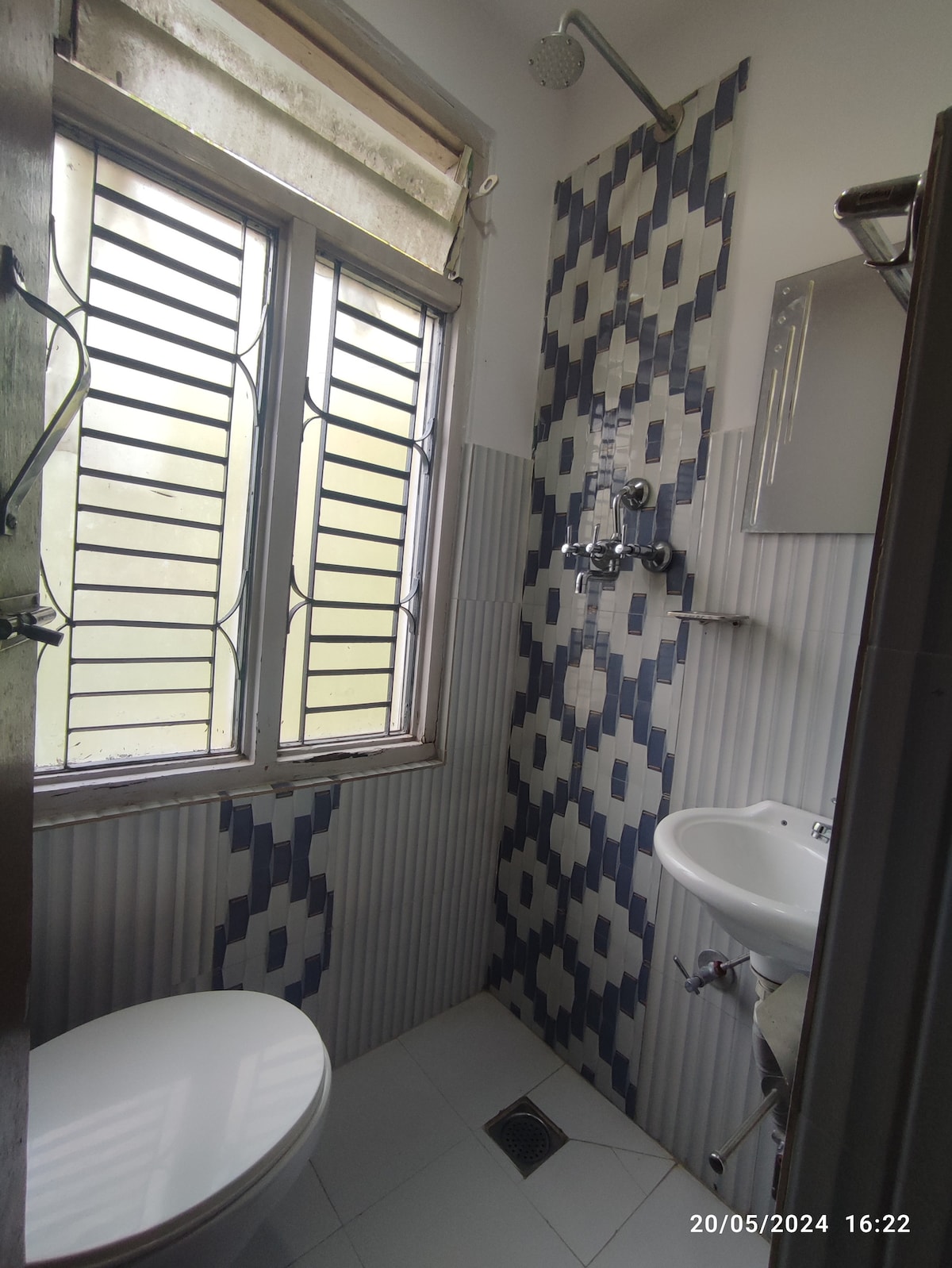 Twin room with attached bath ! — photo