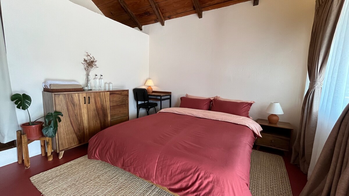 Jardin Homes – The Loft | Lake Views & Garden — photo