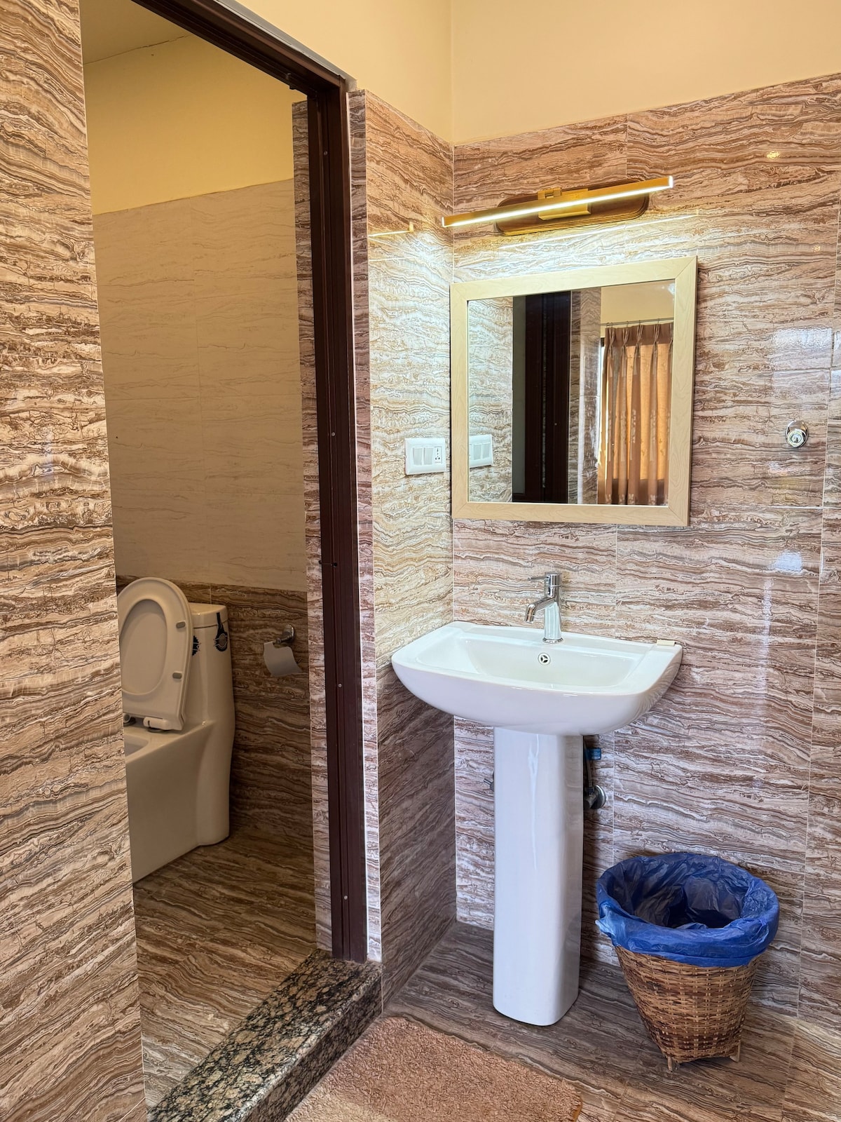 B&B Room with panoramic Mountain View in Kathmandu — photo