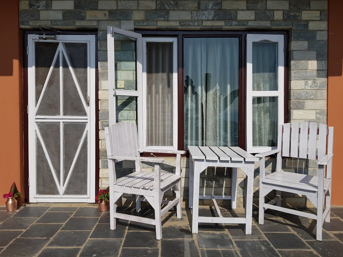 Phewa Room 2 Standard Twin Phewa Lake View — photo