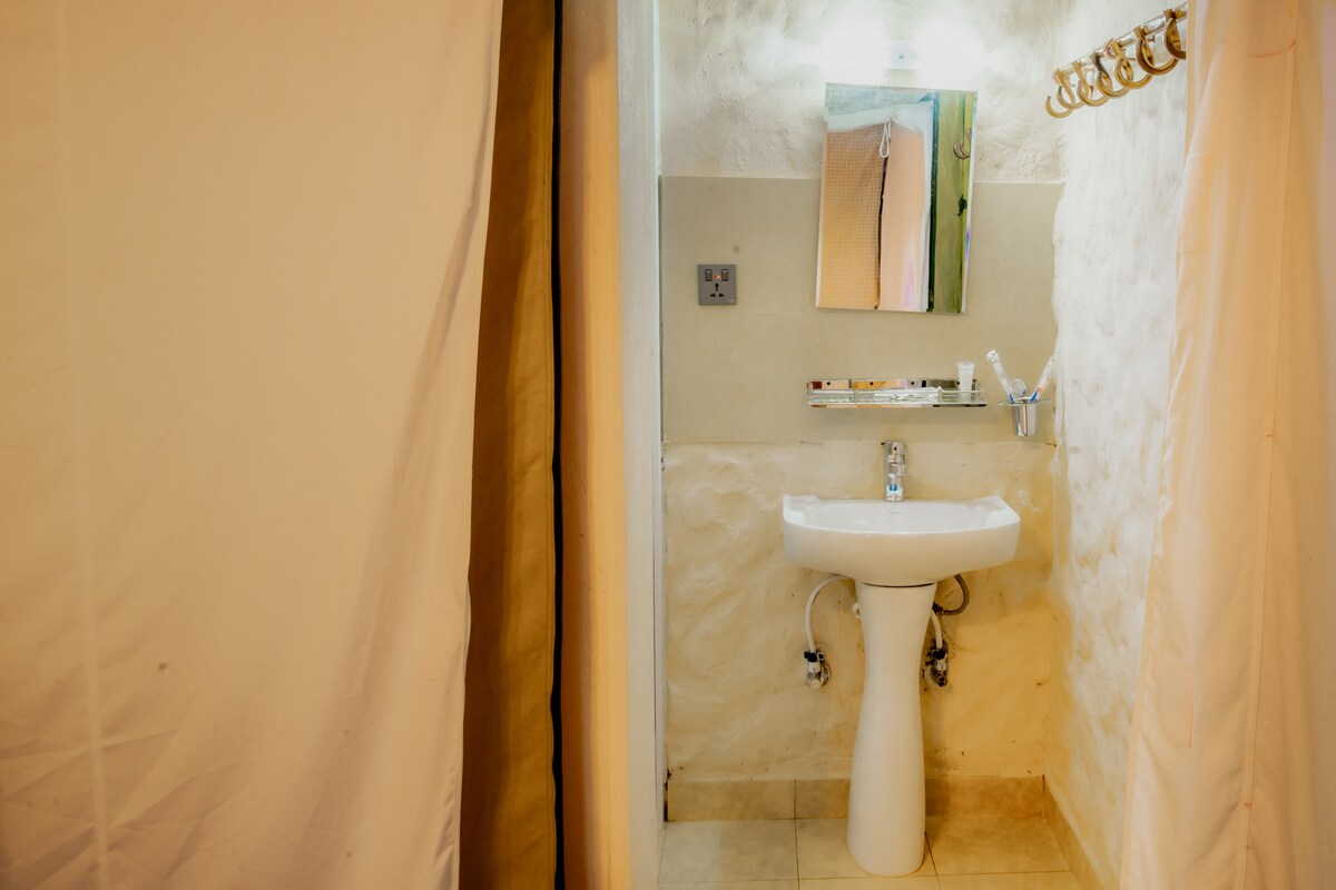 Deluxe Tented Room — photo