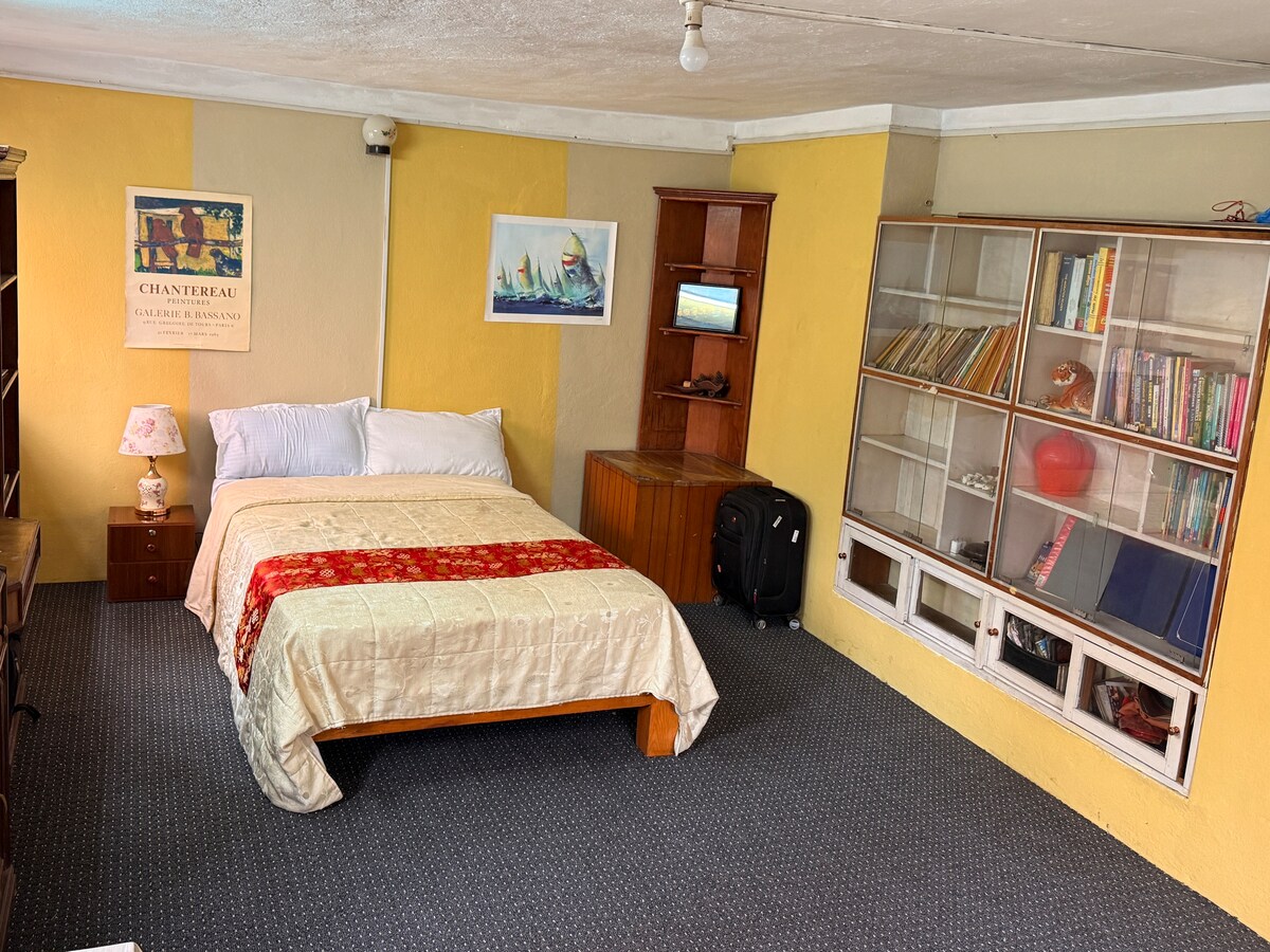 Sal's Pizza Comfort Suites — photo