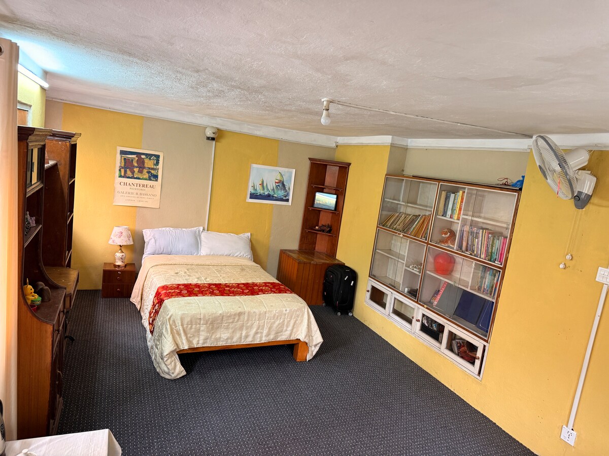 Sal's Pizza Comfort Suites — photo