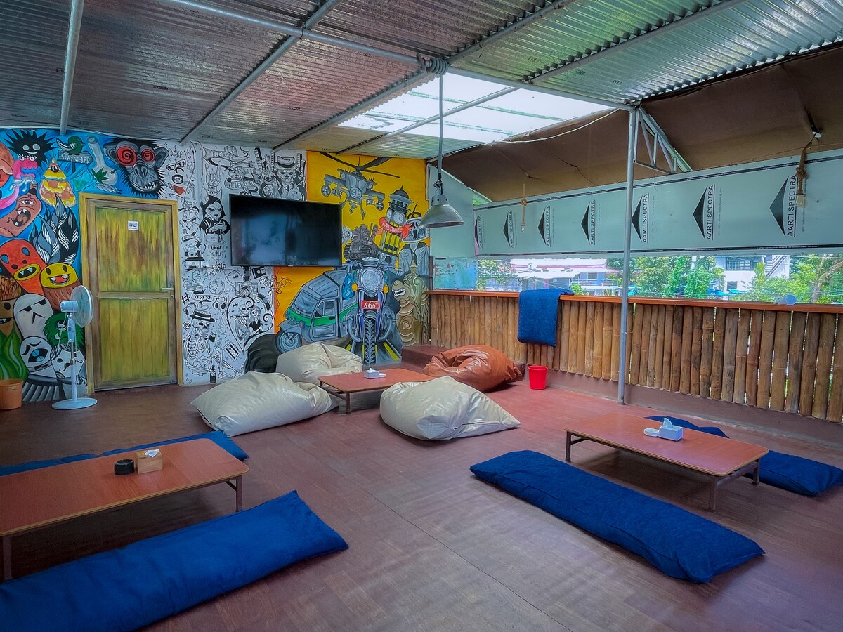 Your holiday : Hostel and Hotel with resturant — photo