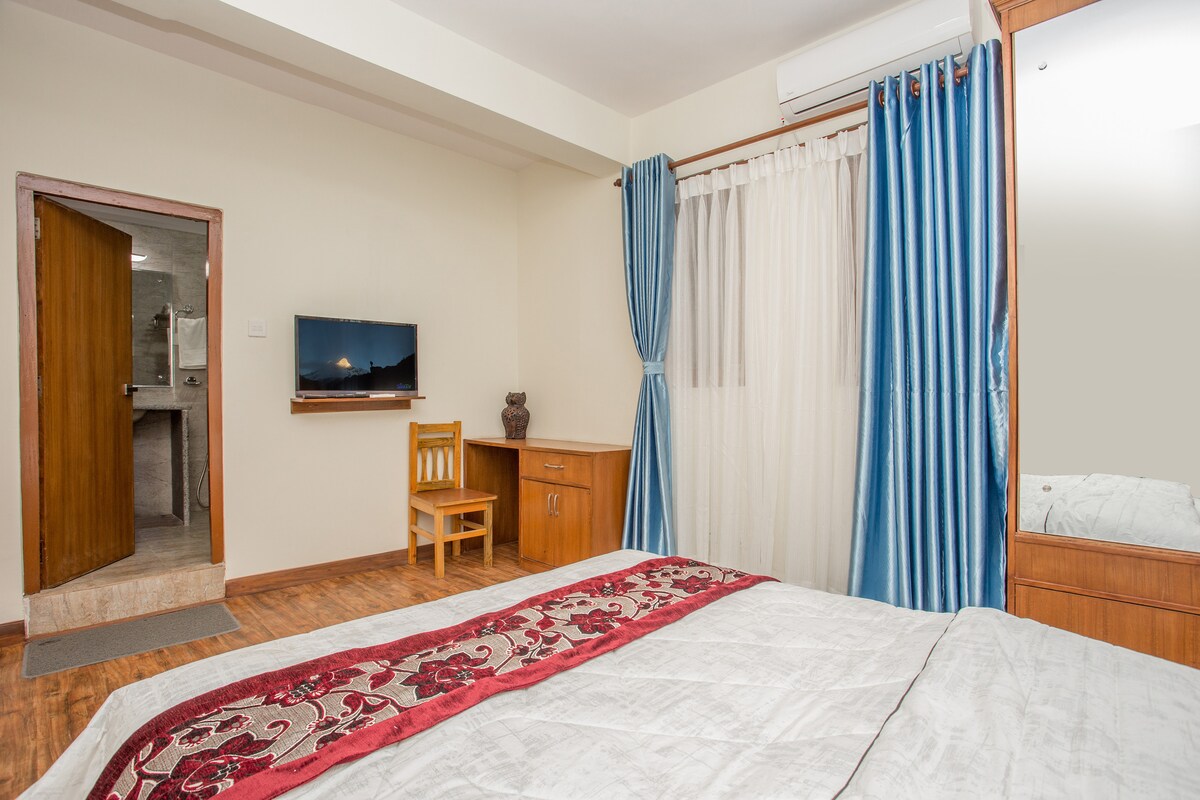 Karma Tara Residency - Ama Dablam Suite — photo