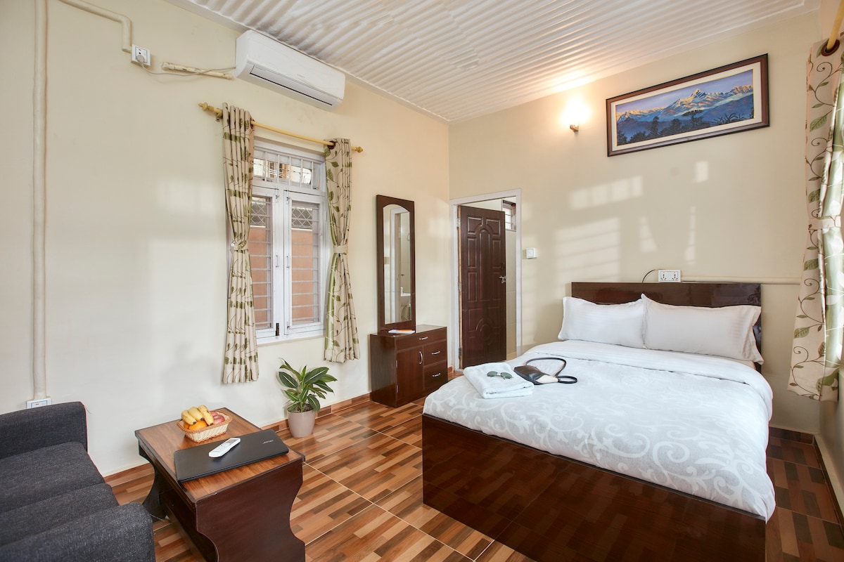 Lakeside Oasis — photo