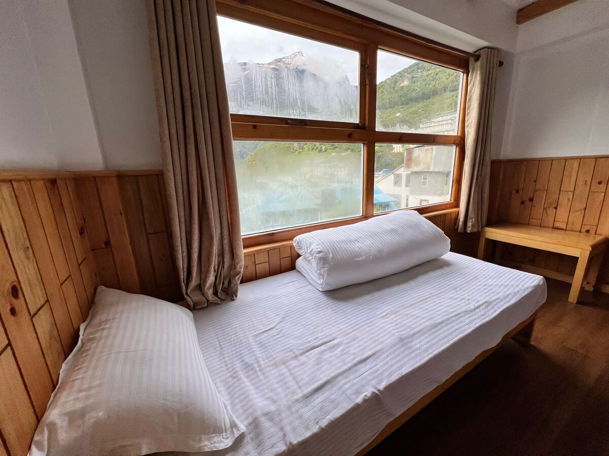 Le Sommet Suite @ Base Camp — photo