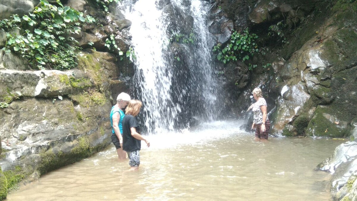 Private spacious treehouse in Nagarkot — photo