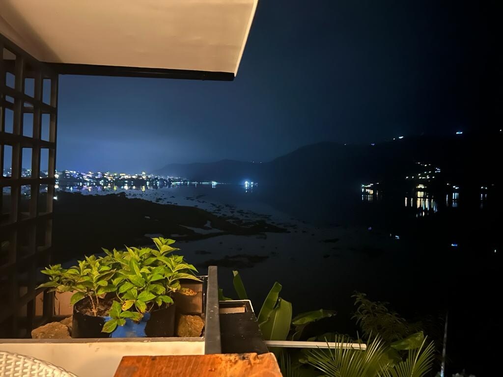 Lake View Room (EARTH) — photo