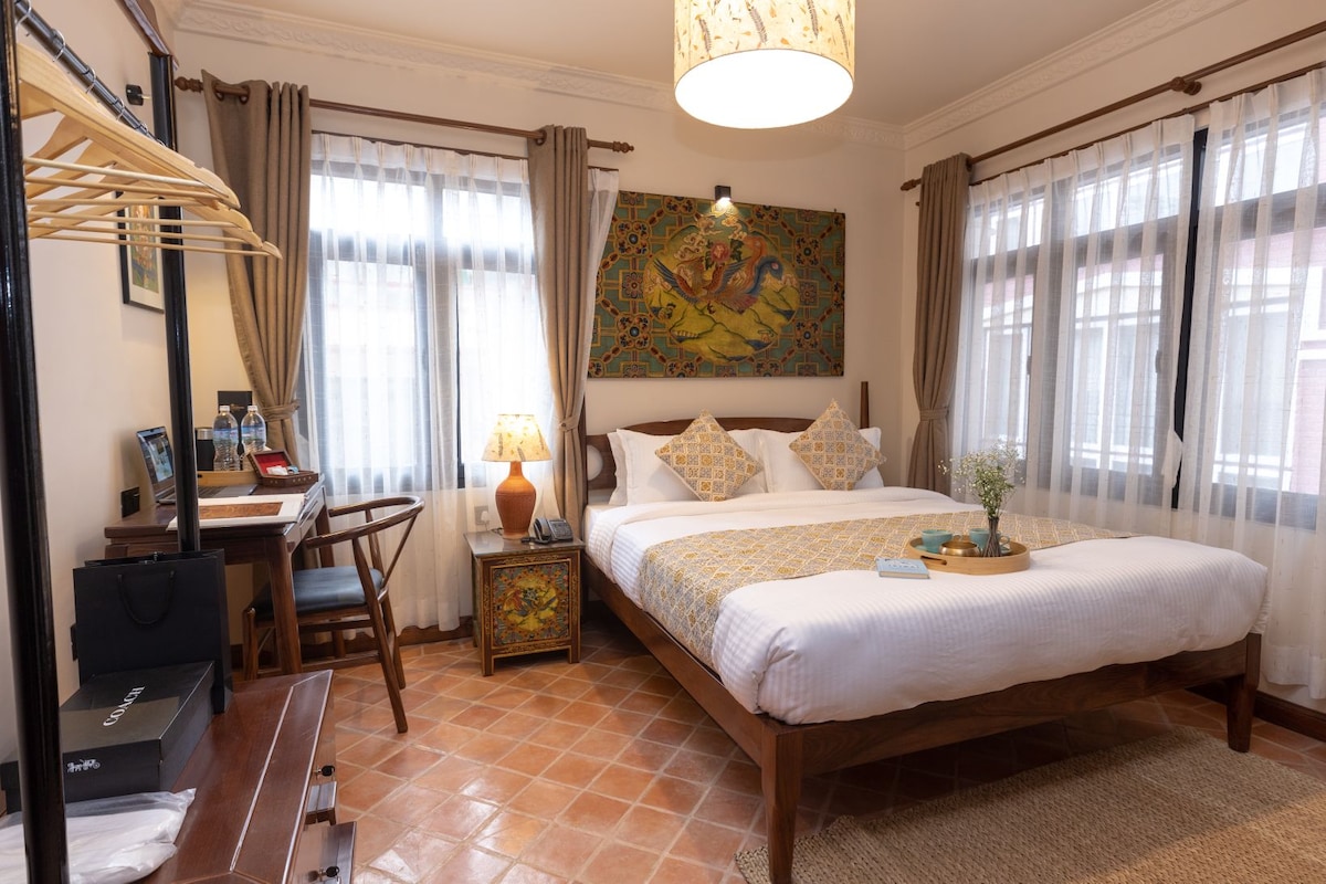 SUPER HOST | Chic Queen Size Bed with Breakfast! — photo