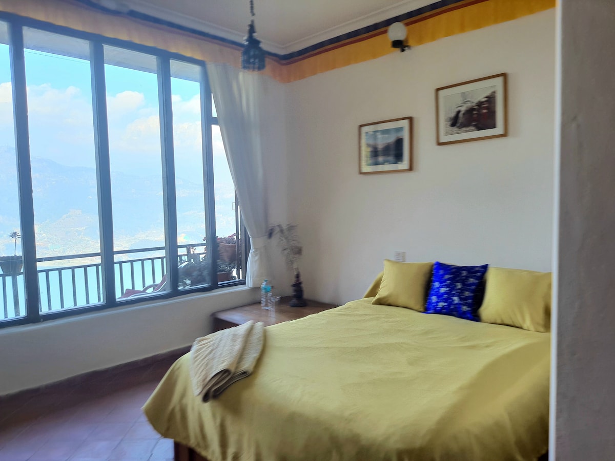 Peace Dragon Lodge -Deluxe Double - views/balcony — photo