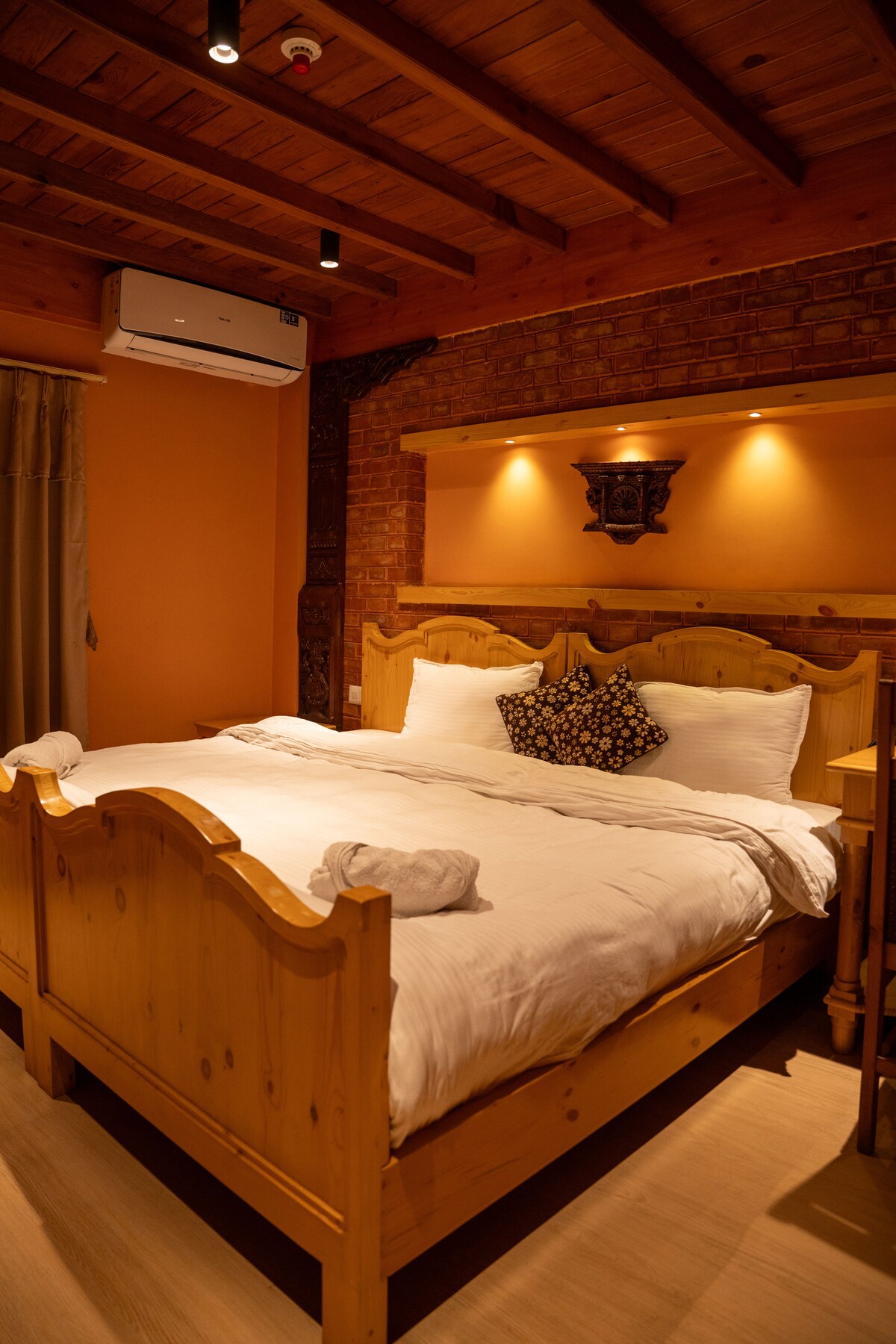 Room with private balcony — photo