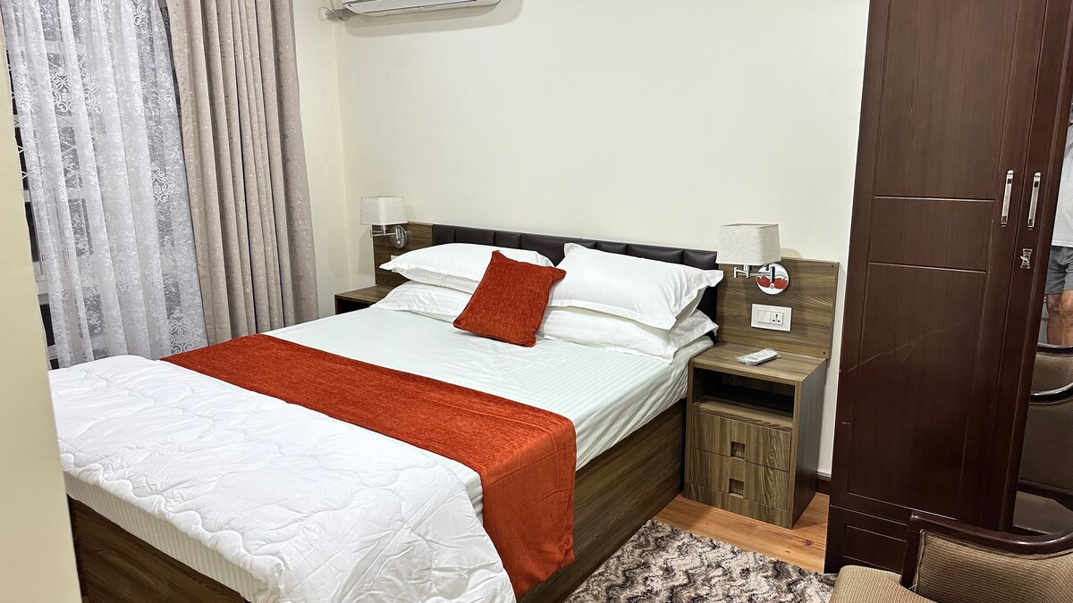 Fully Furnished Apartment
2 Bed rooms, 2 queen bed — photo