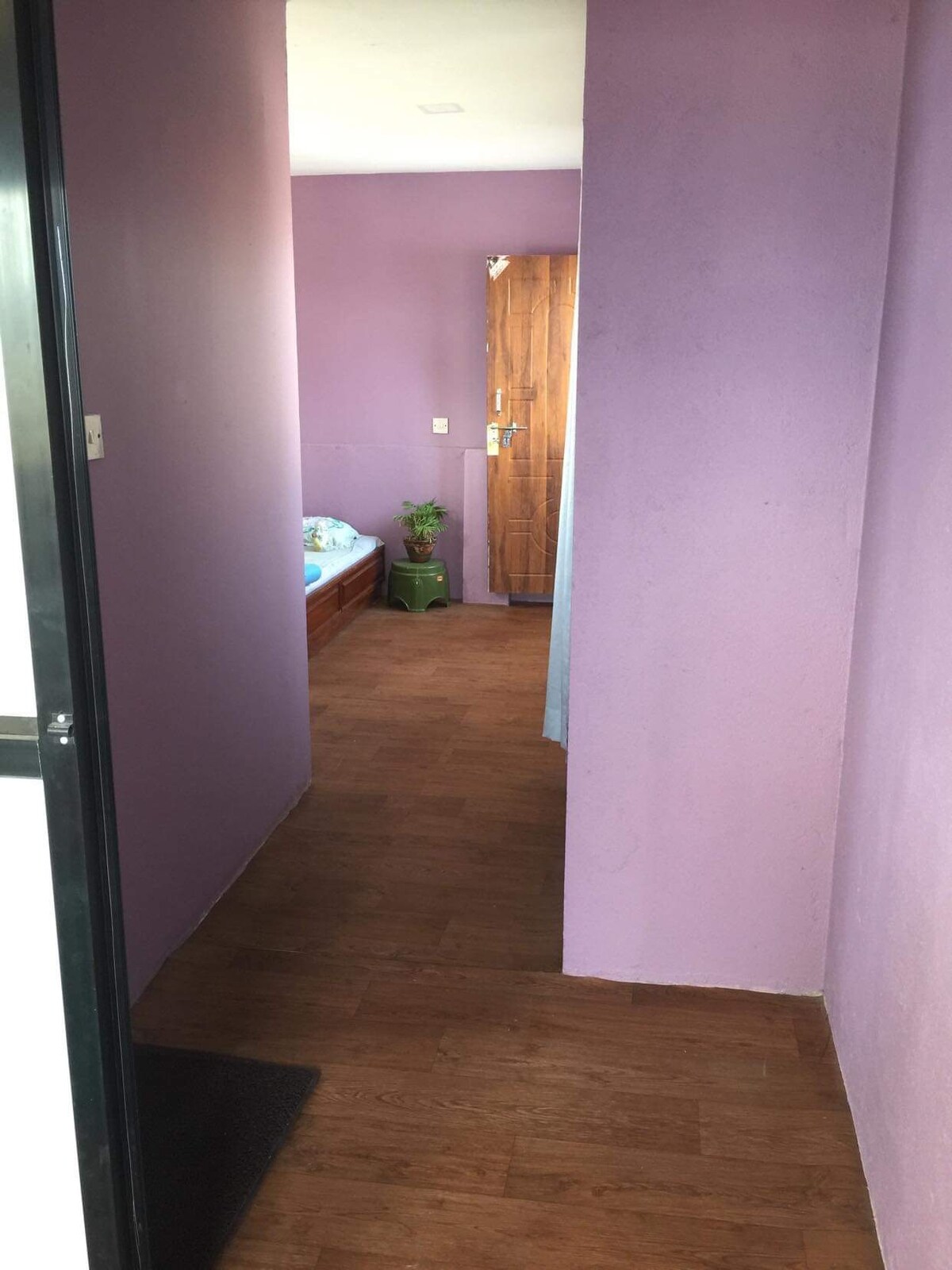 Top floor 1 Bed 1 living room and private bathroom — photo