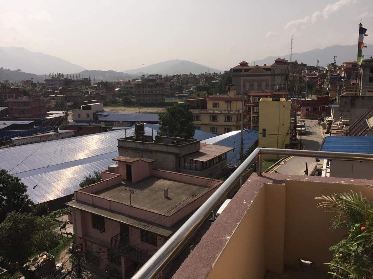 Top floor 1 Bed 1 living room and private bathroom — photo