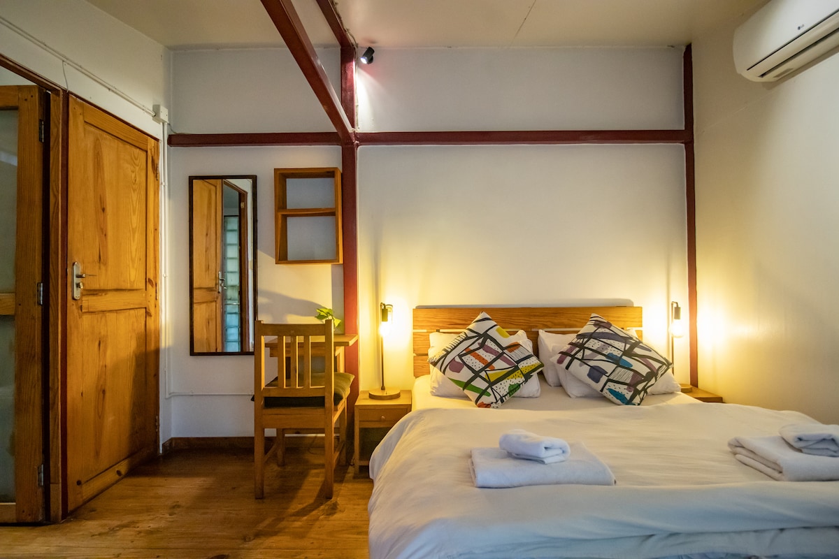 Courtyard Cottage 50m from Patan Durbar Square! — photo