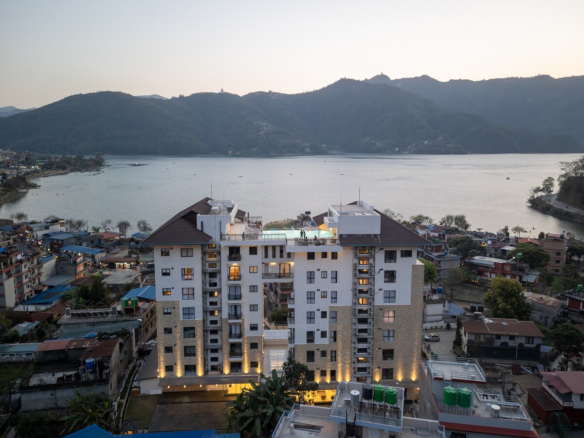 𝐀𝐓𝐈𝐓𝐈𝐇𝐈 𝐒𝐔𝐈𝐓𝐄𝐒
(Deluxe Suite)