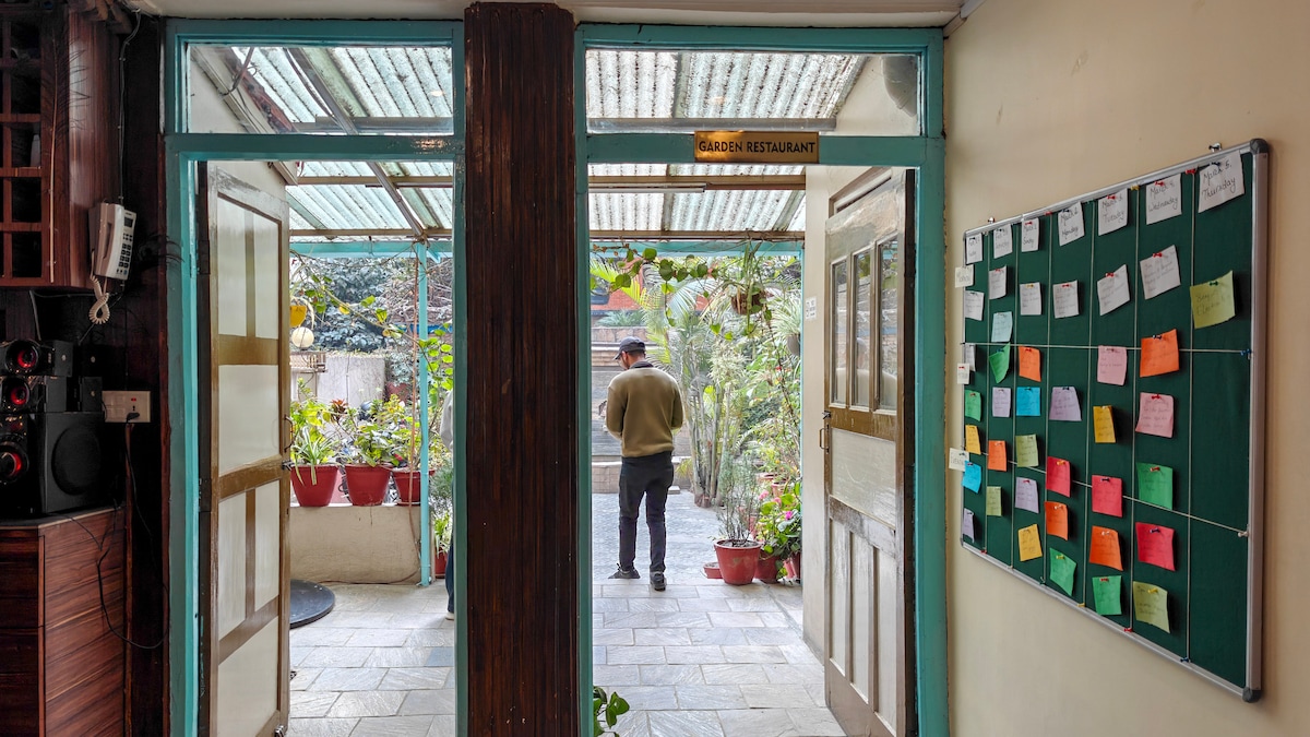 Airy, spacious room centrally located in Thamel