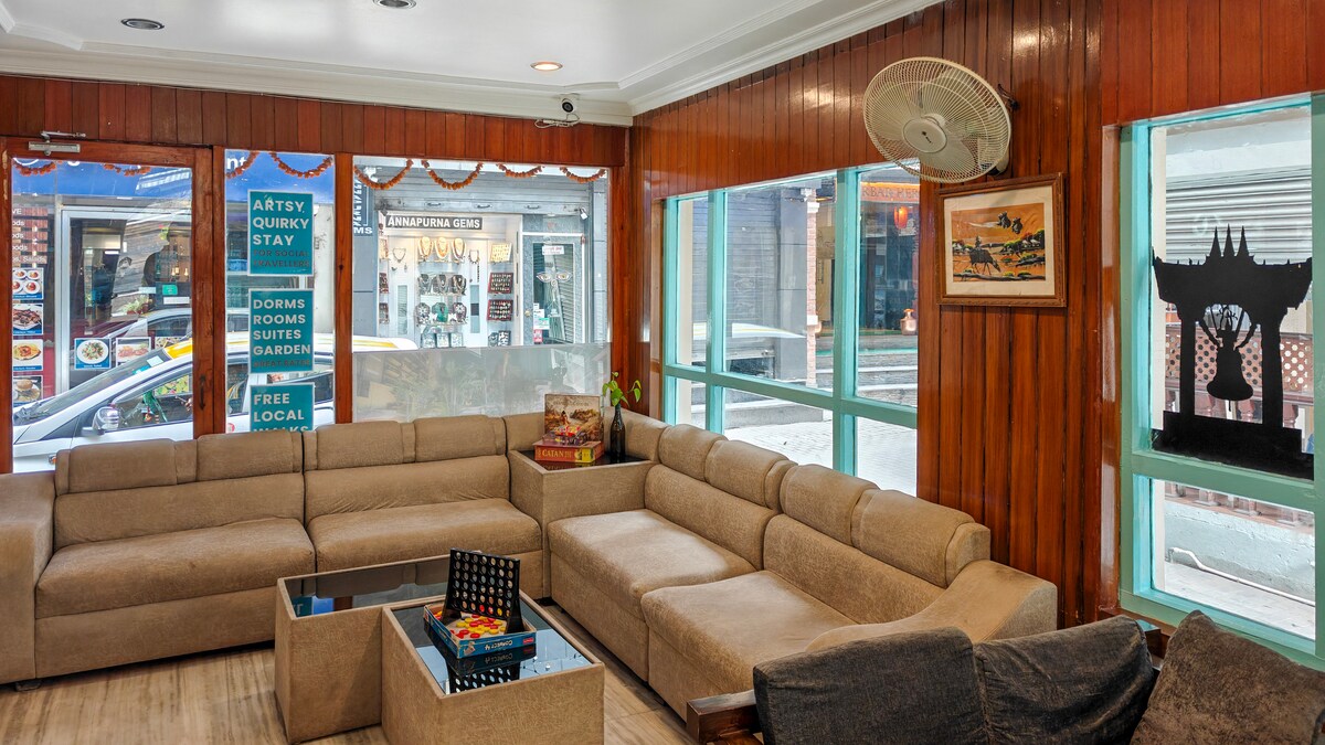 Airy, spacious room centrally located in Thamel — photo