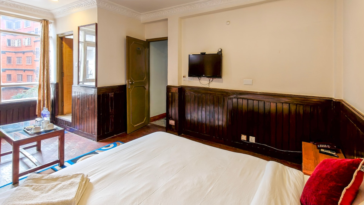Airy, spacious room centrally located in Thamel — photo