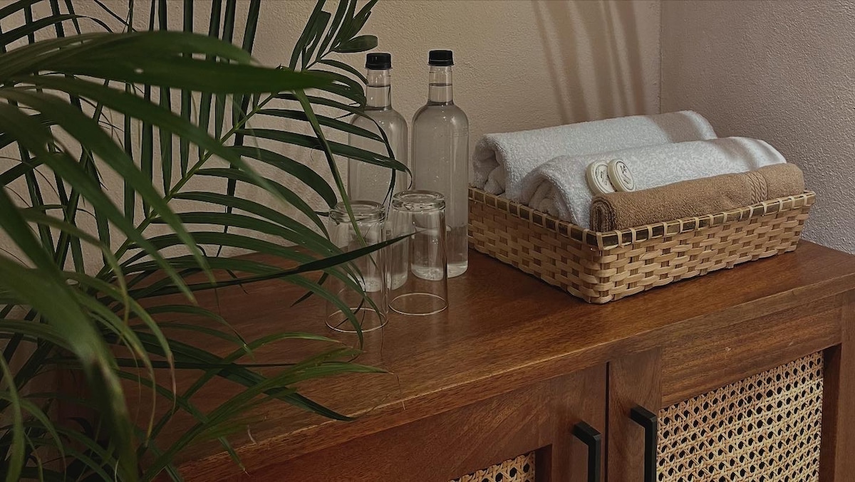 Jardin Homes – The Alcove | Lake Views & Garden — photo