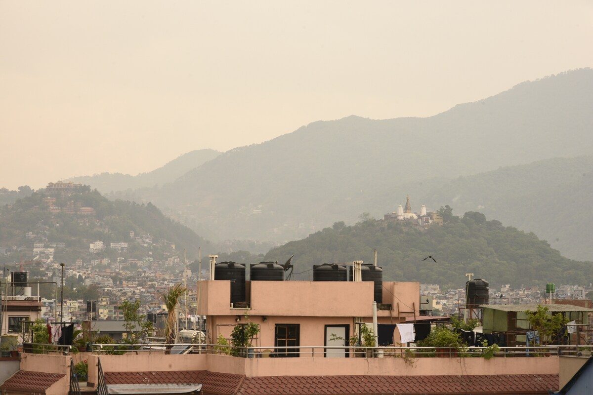 Jhochhen rooms.    Minute away from basantapur — photo