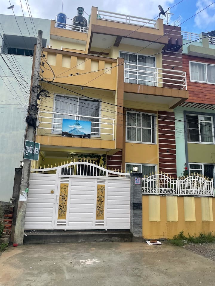 "Modern Double Rooms, Kitchen Access"