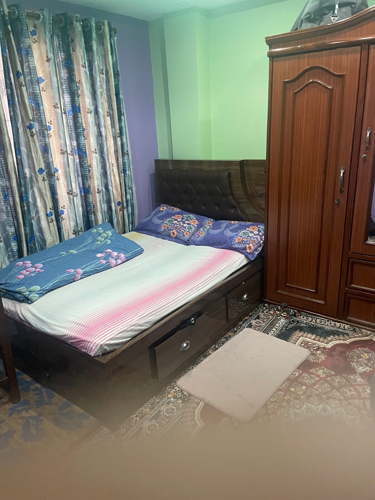 "Modern Double Rooms, Kitchen Access" — photo