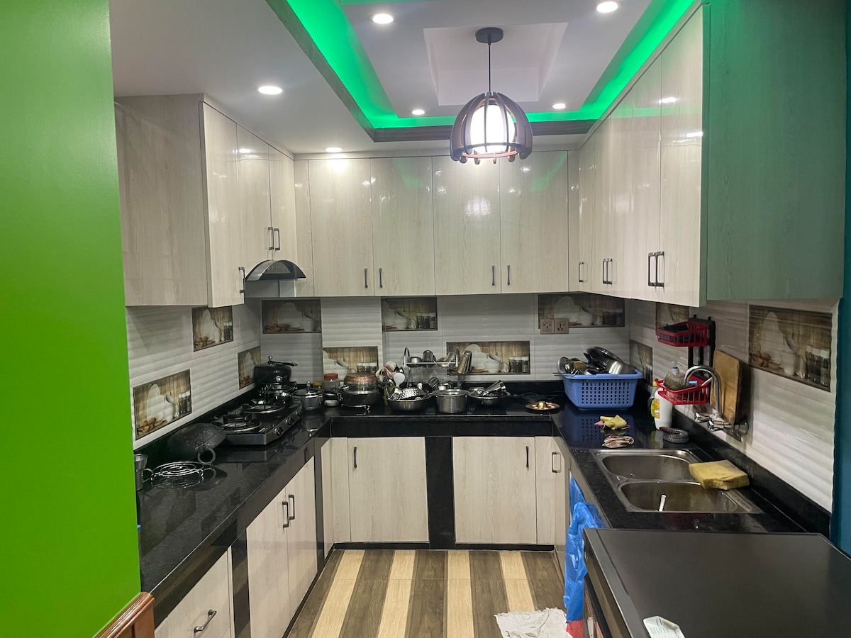 "Modern Double Rooms, Kitchen Access" — photo