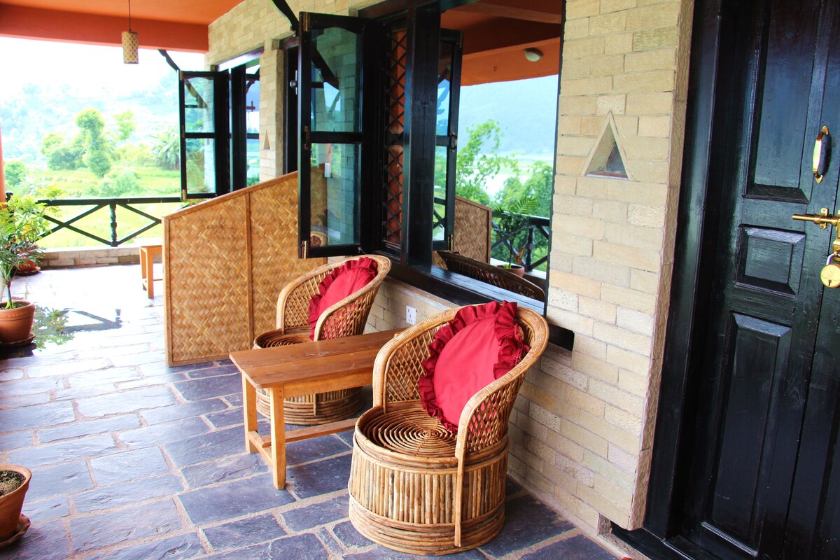 The Indra Room: Beautiful Lakeview Private Room — photo