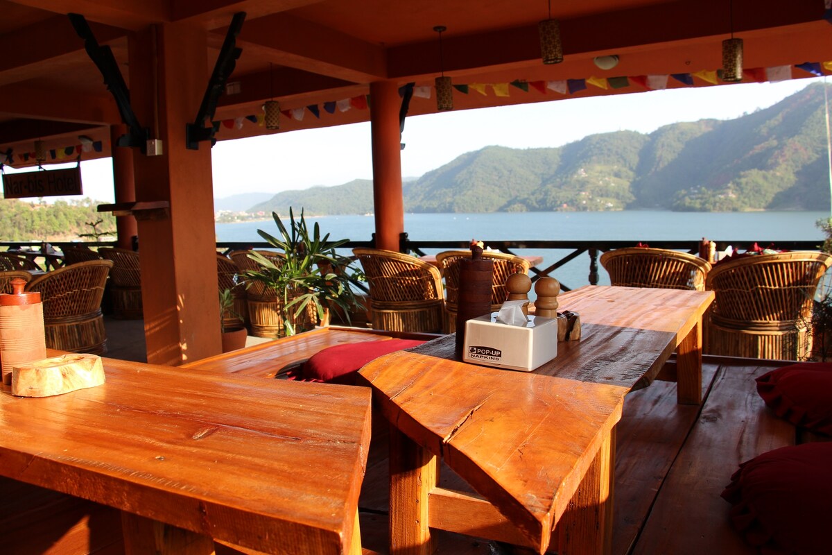 The Indra Room: Beautiful Lakeview Private Room — photo