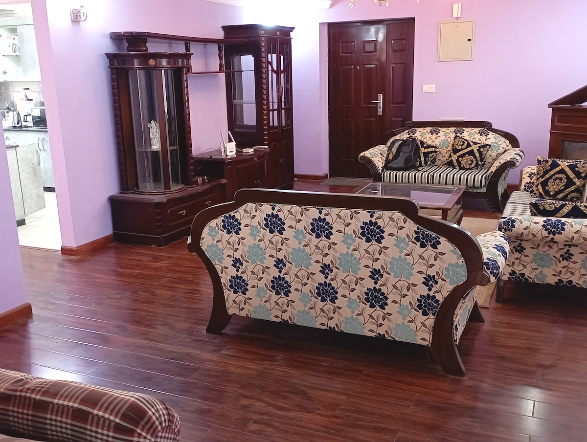 Elegant home in Grande towers!