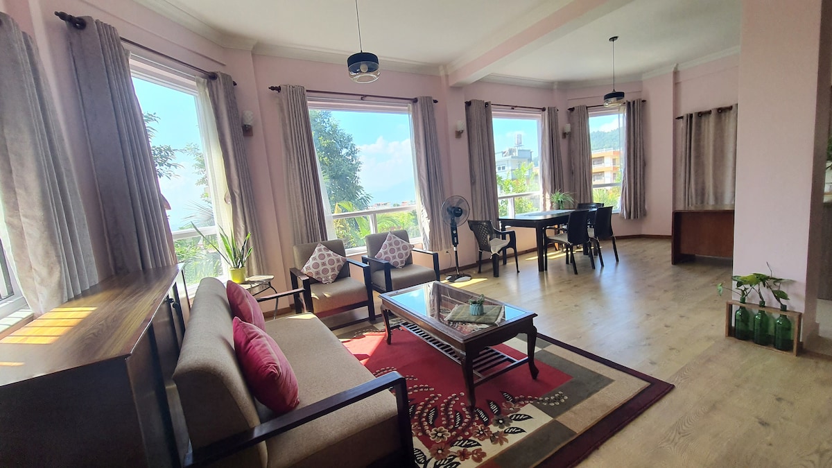 Sunny studio basement apartment with garden/ patio