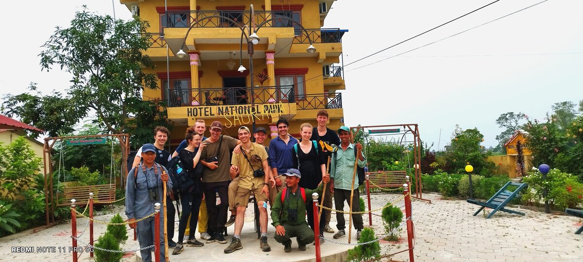 Deluxe King Size bed Room attached bathroom — photo