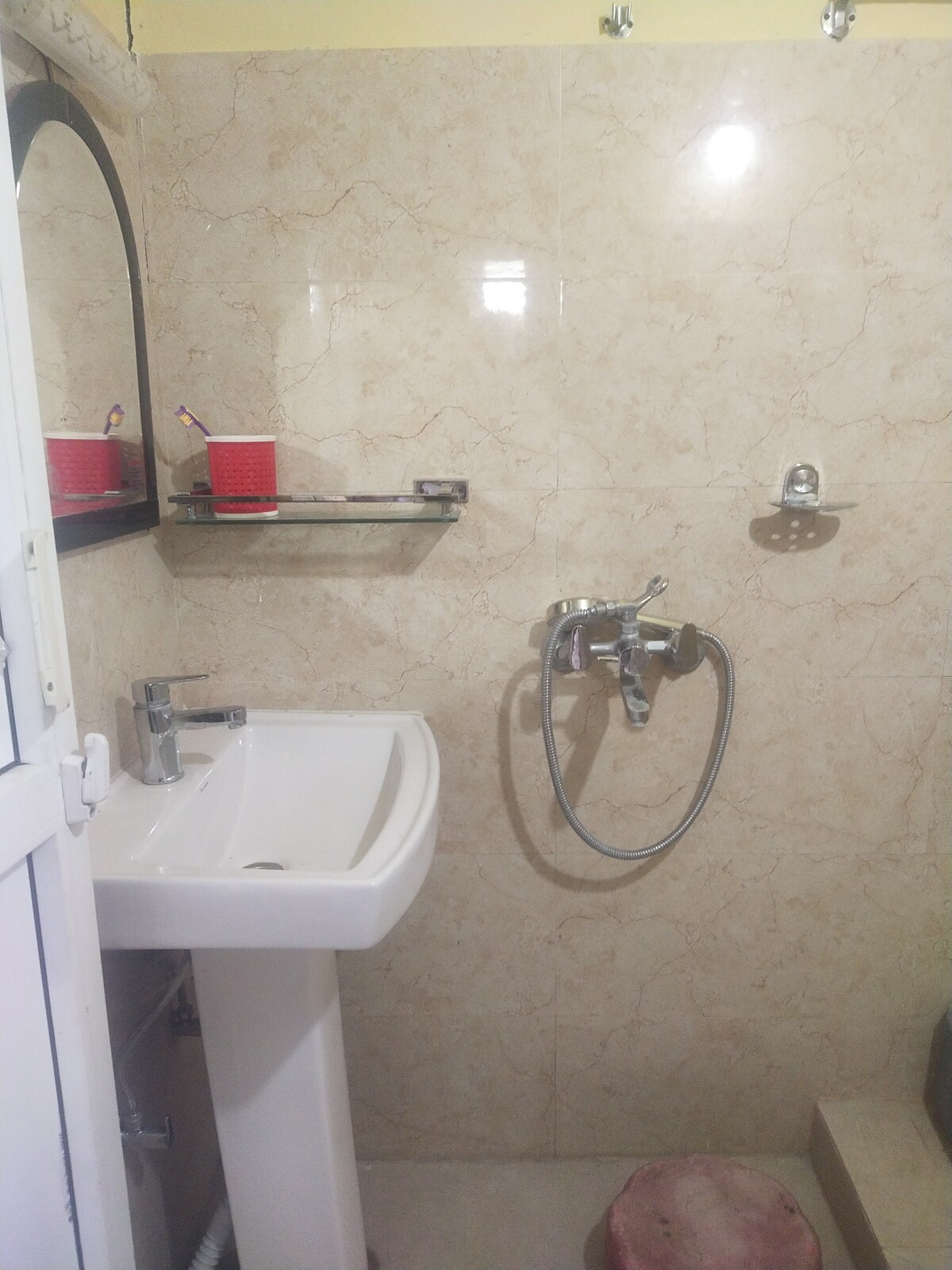 well air ventilated and good — photo