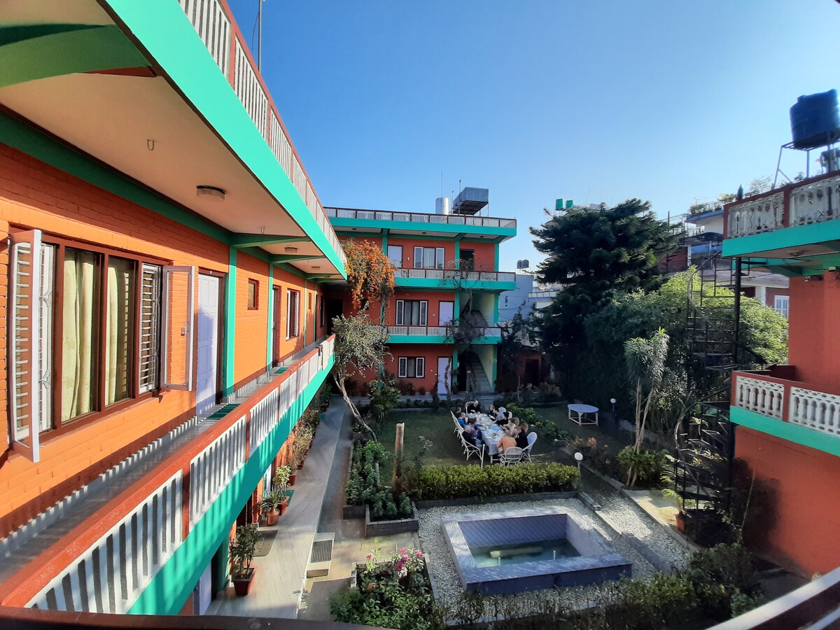 Double or twin room with attached bathroom — photo