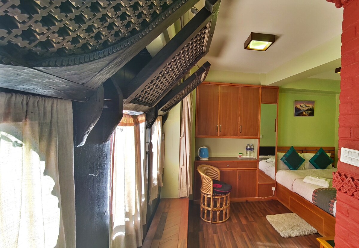 The Elegance Chamber with shared kitchen