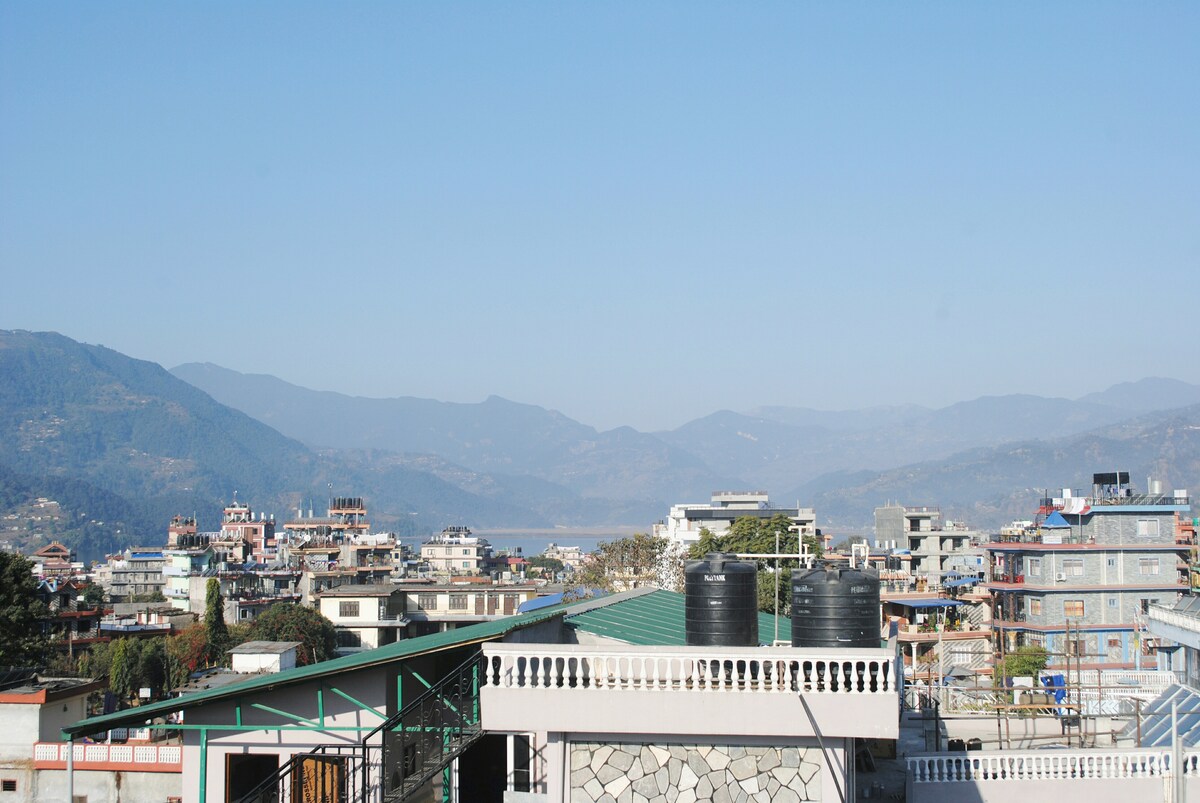 Aamas Place Apartment -Top Floor — photo