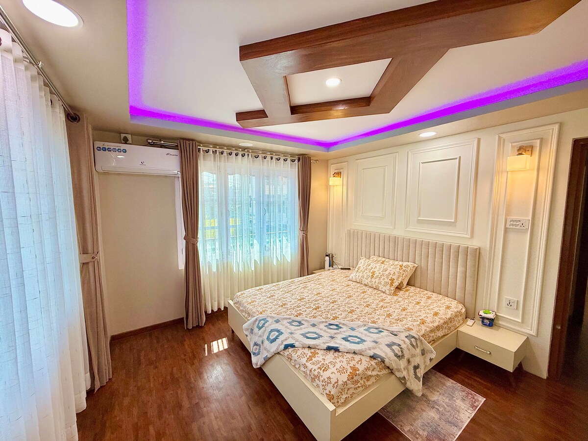 Serene Nepali Retreat in a Peaceful Setting