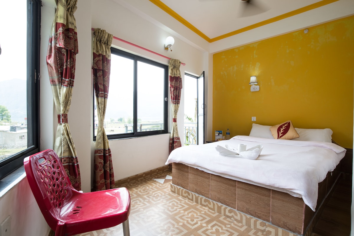 A Natural Place Near Lake & Farming