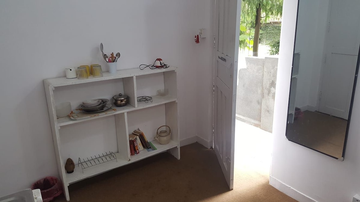 Ground Floor Apartment with Private Little Patio — photo