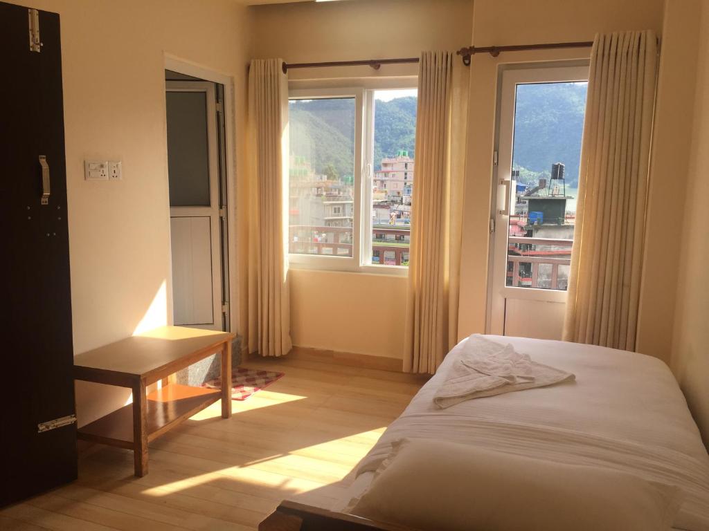 Lakeside Cozy Homestay