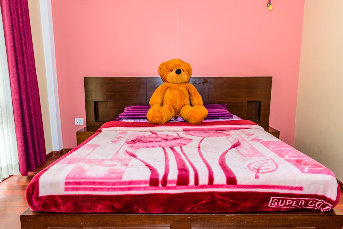 Queens' Garden Apartment & Vacation Home — photo