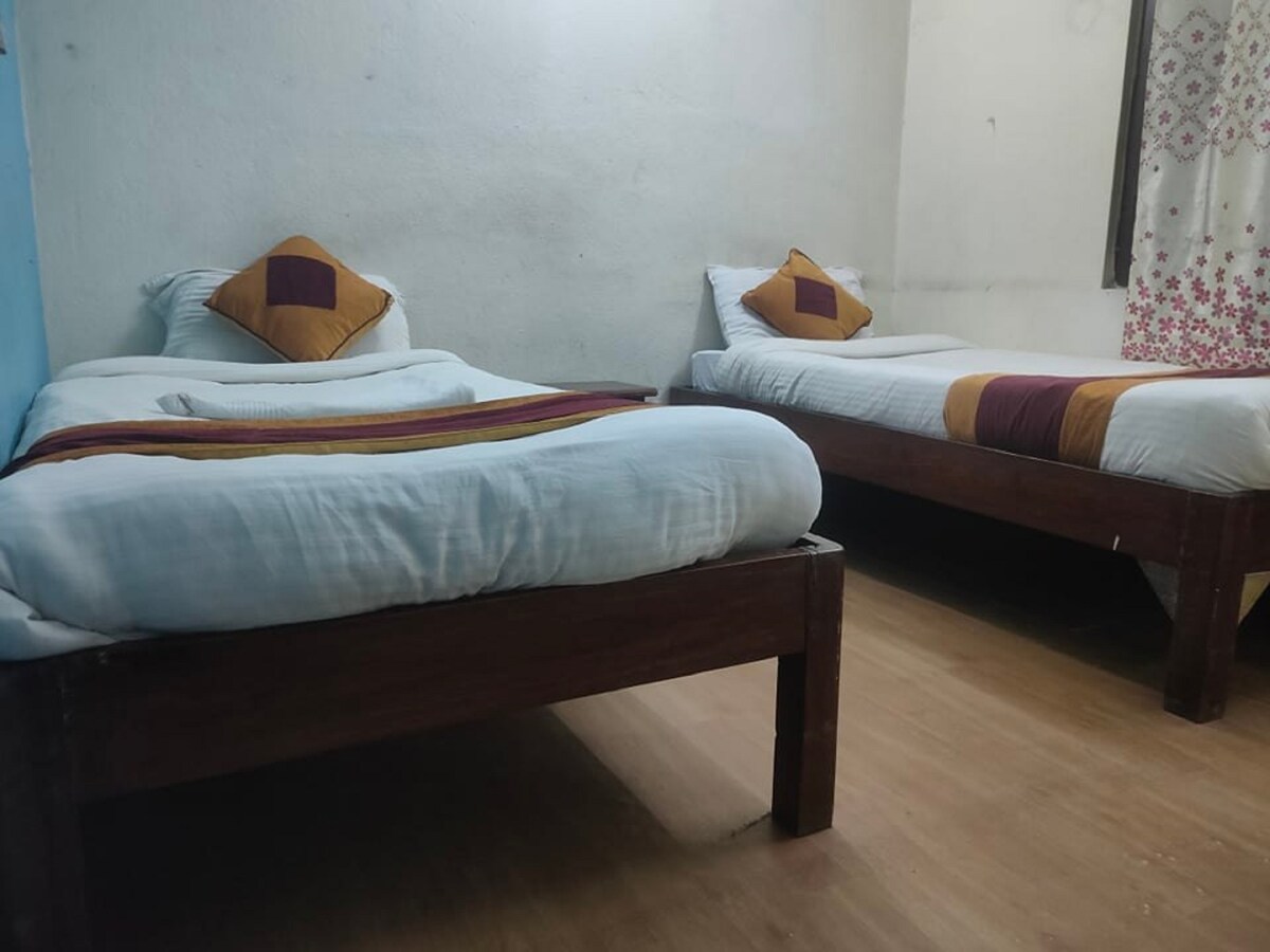 2 Twin Beds with Private Bathroom and Breakfast — photo