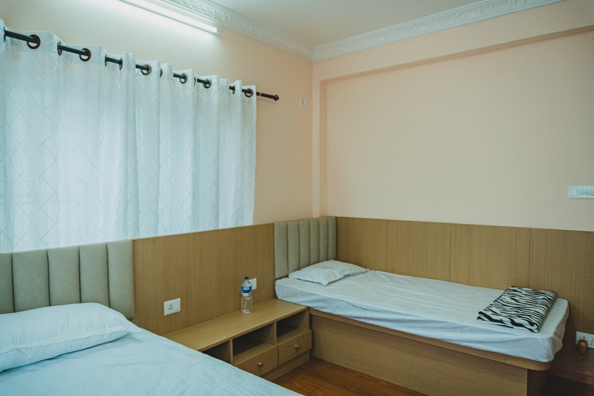 Cozy modern retreat. — photo