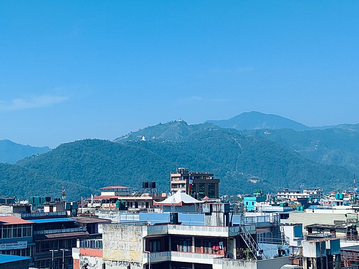 Mid Town Rooms — photo