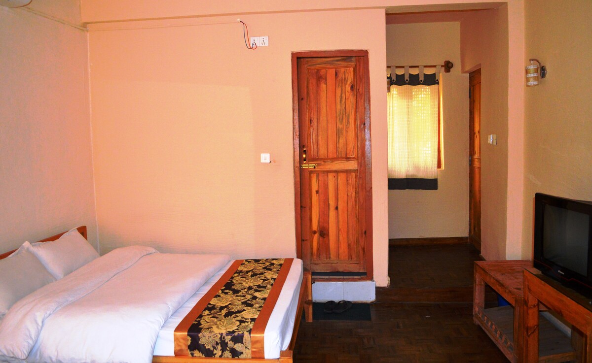 CHITWAN PARADISE HOTEL: A Magic place of Nature — photo